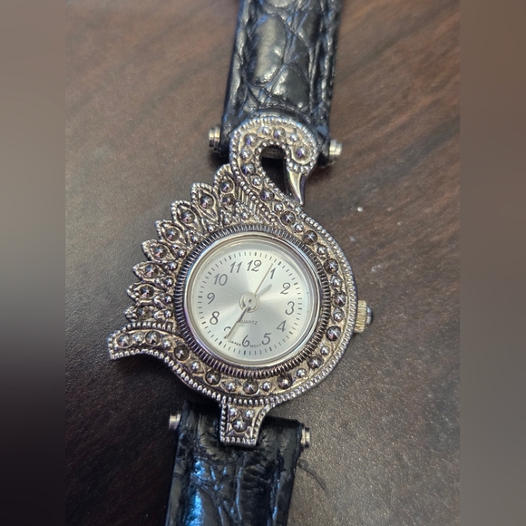 Avon Accessories - Vintage Avon Black Leather Strap Quartz Watch/Decorative Silver-Tone Swan Design